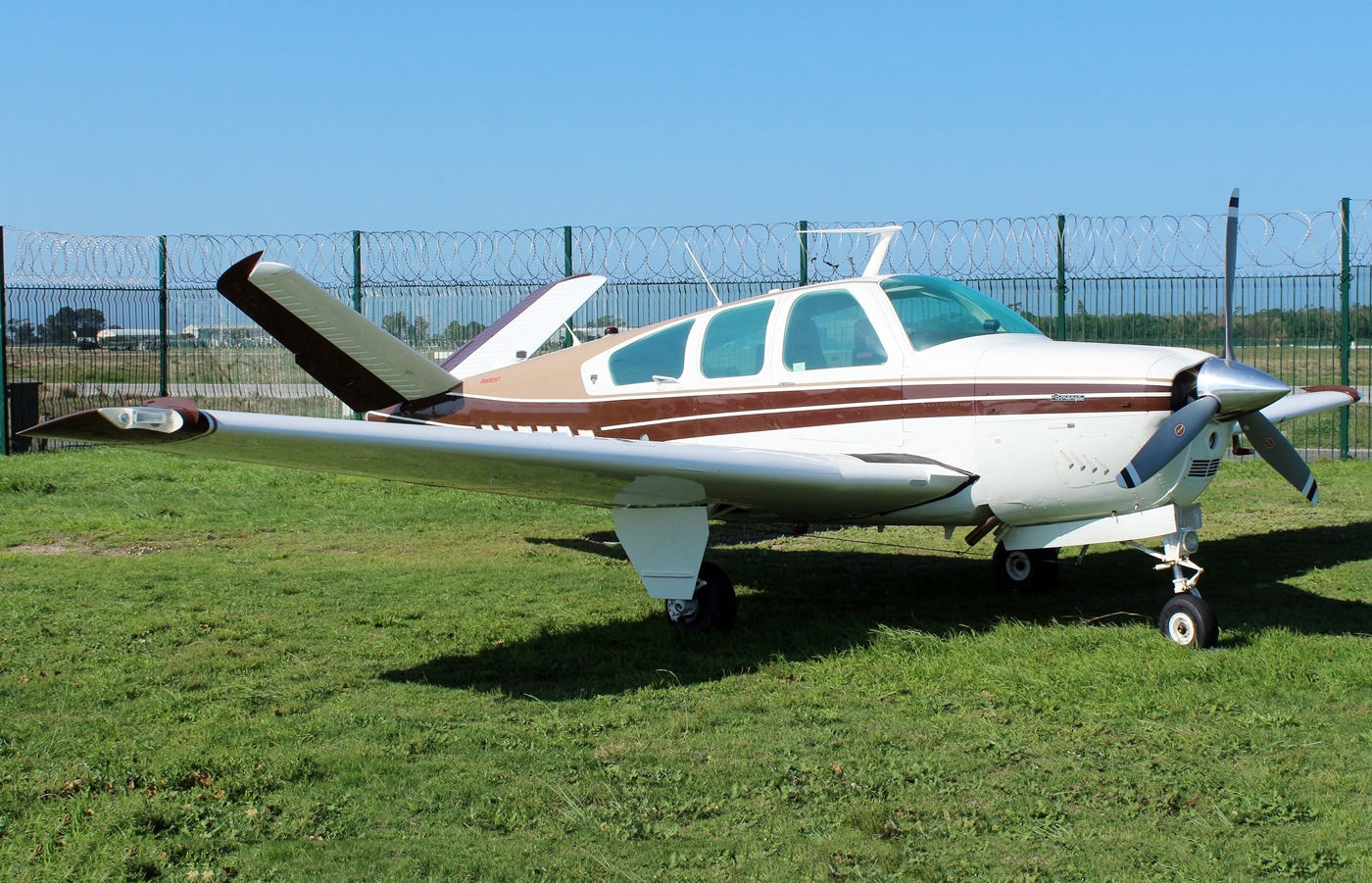 1978 Beechcraft Bonanza V35B exterior1